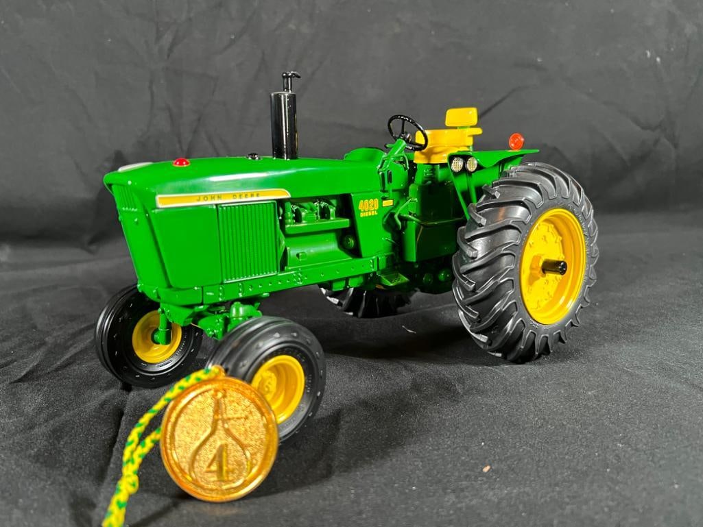 John Deere Ertl Precision Classics 4 The Power Shift 4020 1/16 Scale Tractor: John Deere Ertl Precision Classics 4 The Power Shift 4020 1/16 Scale Tractor