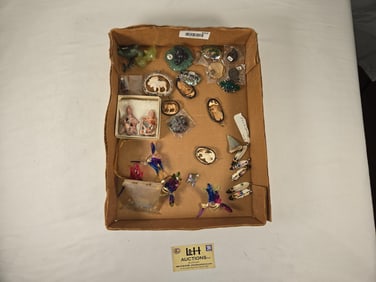 Tray Lot of Shell, Glass & Other Jewelry