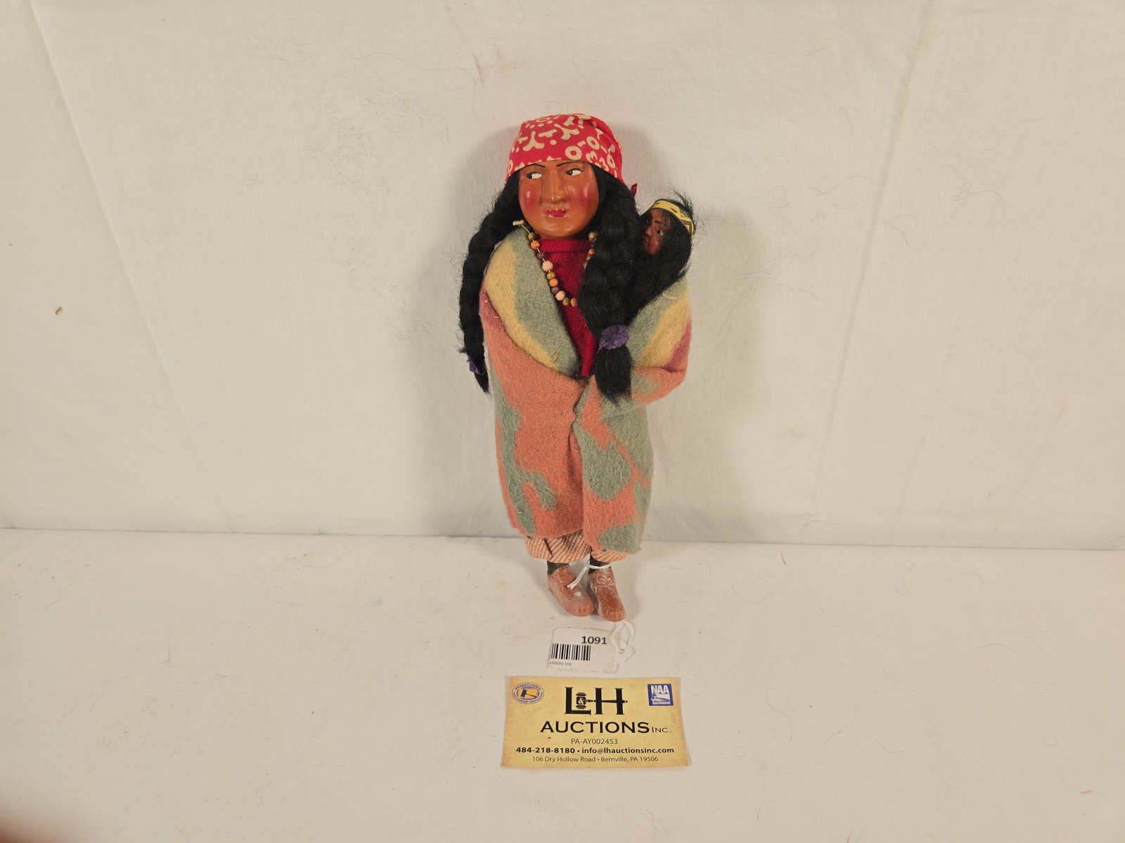 10 1/2" SkookumÊWoman w/Papoose, Plastic Marked Feet #60: 10 1/2" SkookumÊWoman w/Papoose, Plastic Marked Feet #60