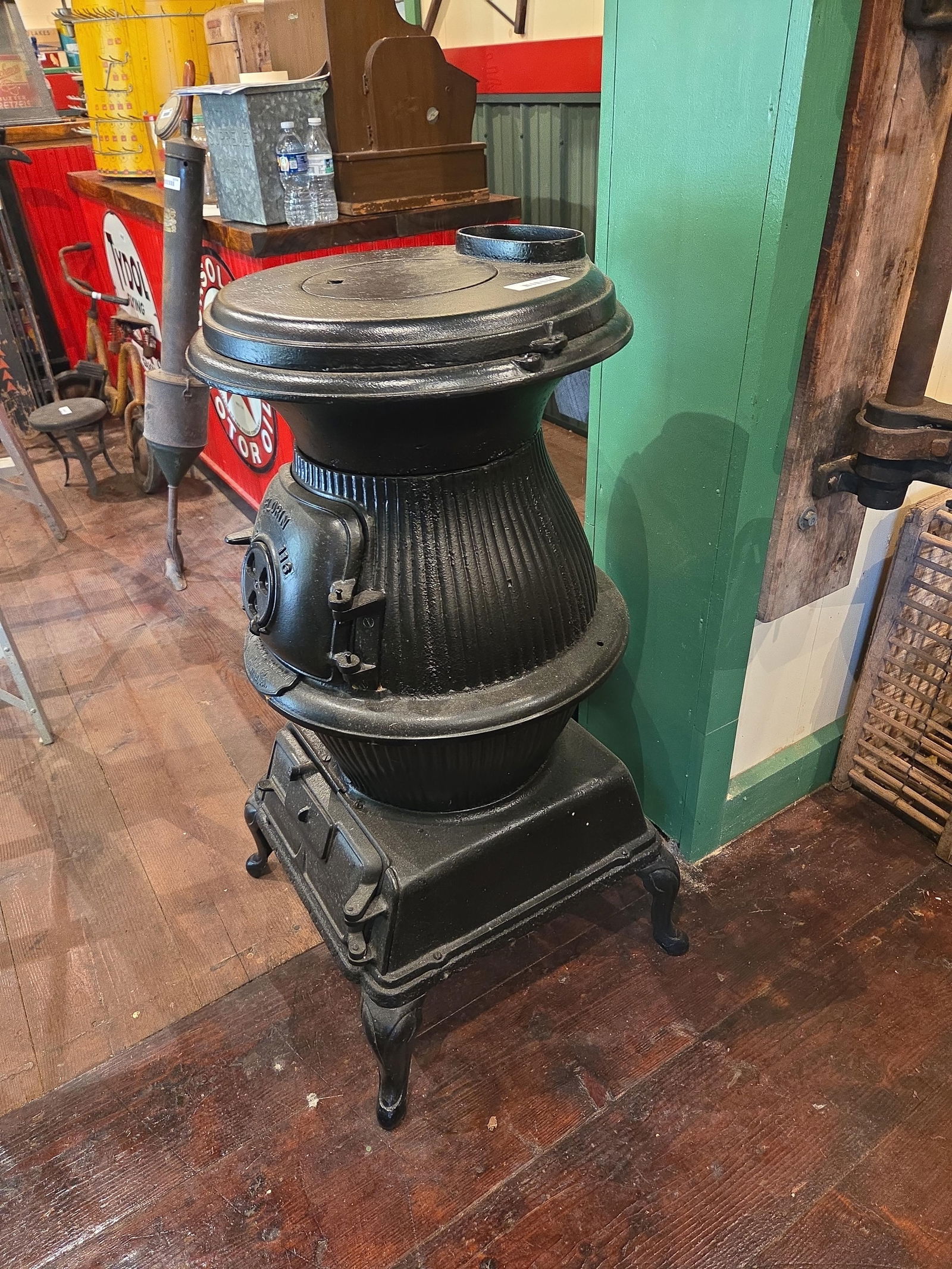 Florin Foundry Pot Belly Stove: Florin Foundry Pot Belly Stove