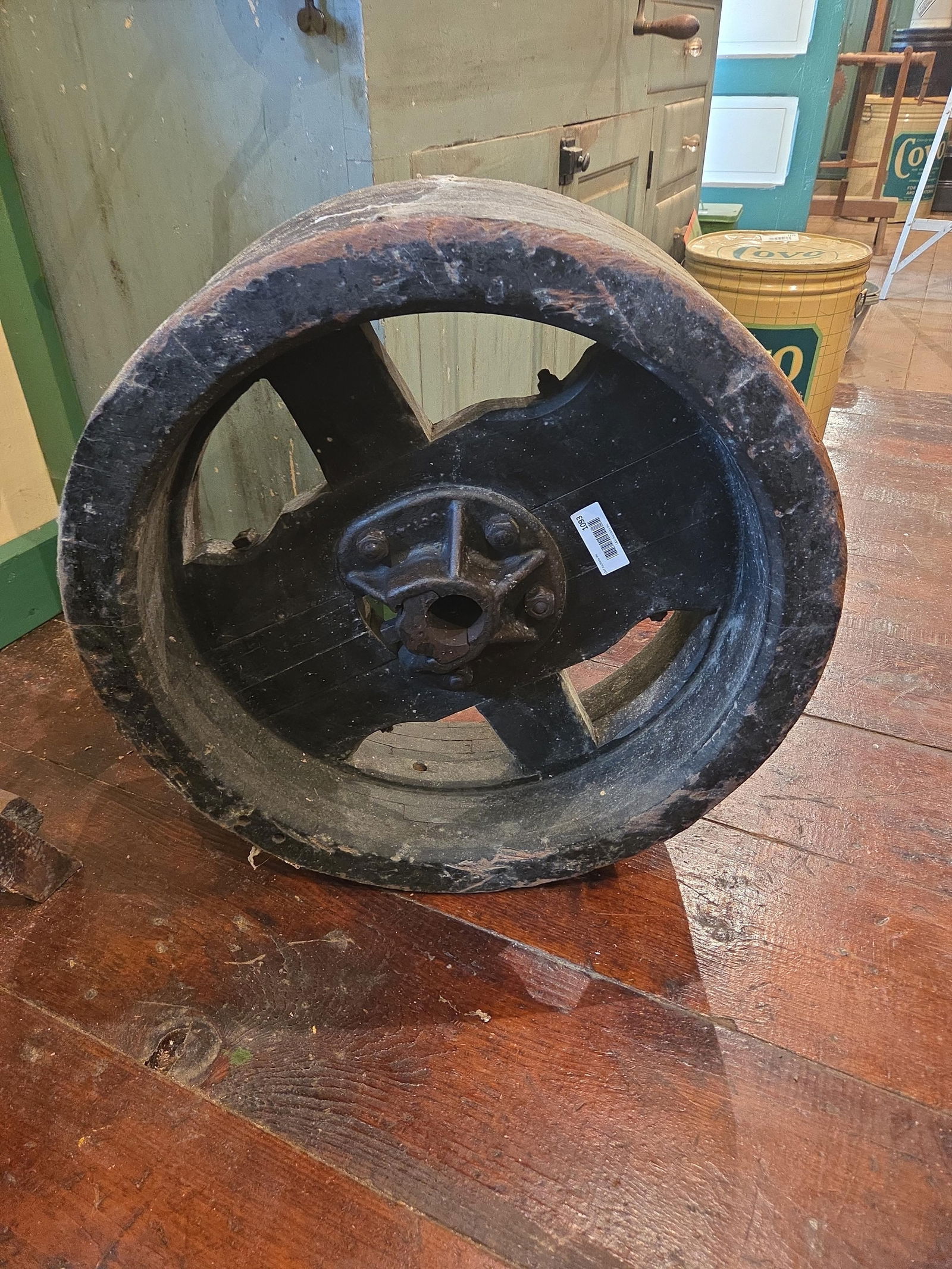 Industrial antique pulley foundry: Industrial antique pulley foundry gear wheel