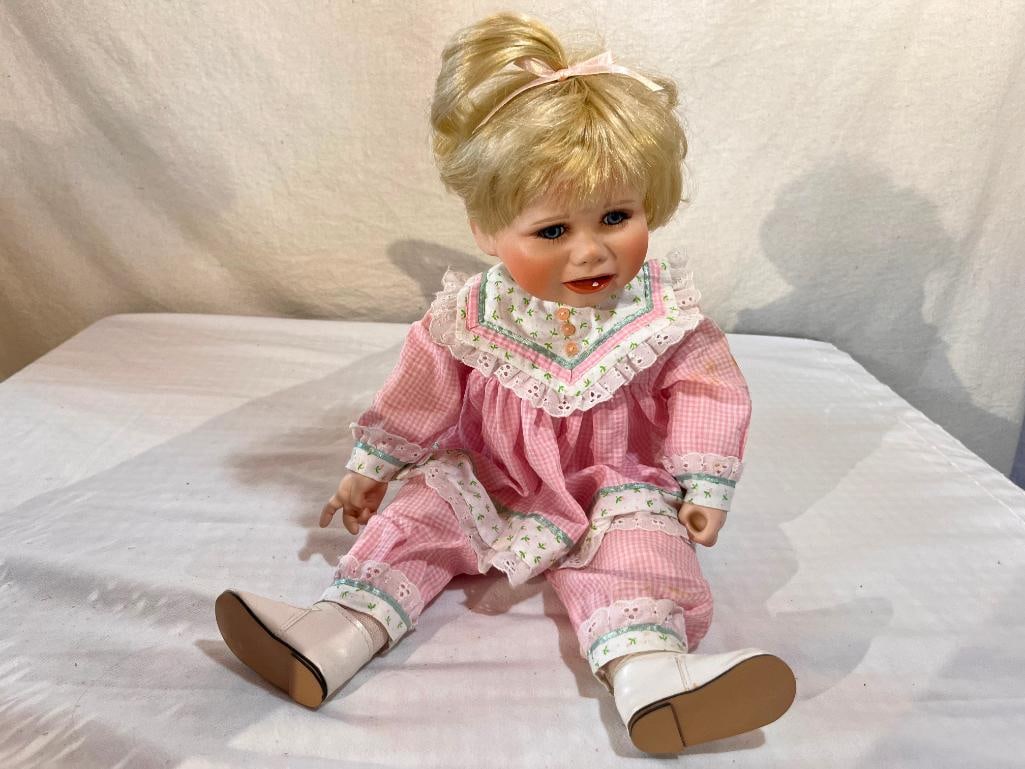 V E. Turner Porcelain Doll (1 of 5)