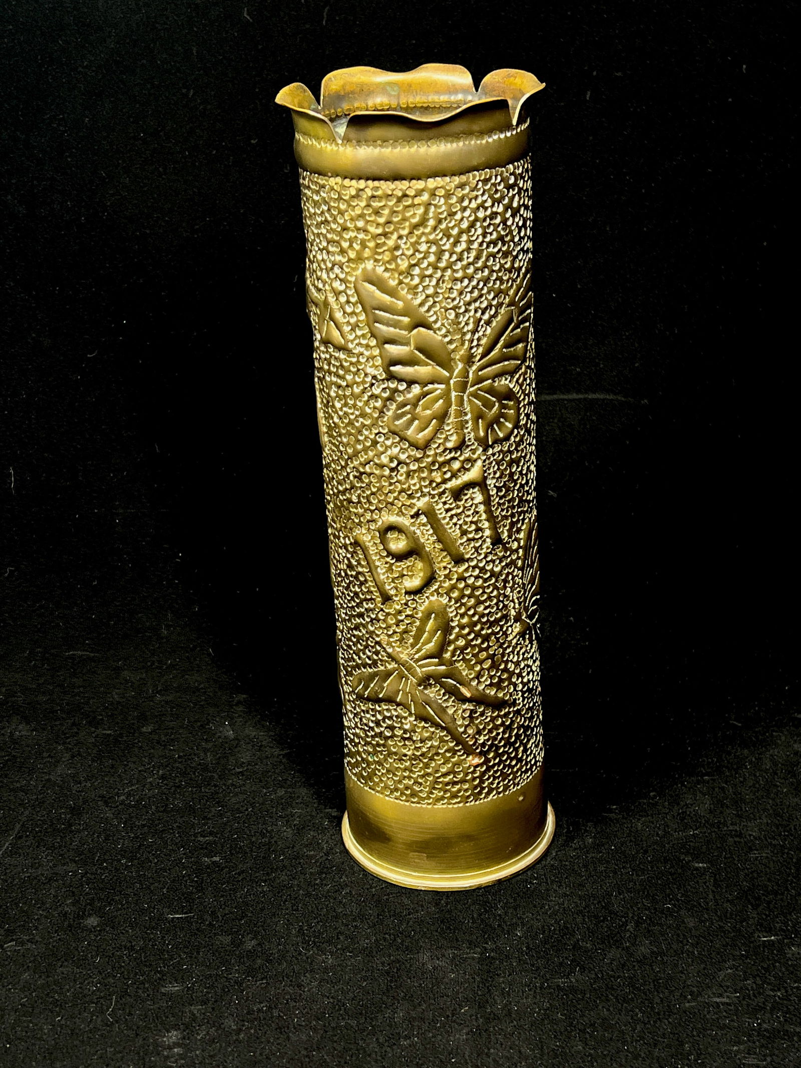 WWI Mortar shell vase Commemorating the Battle of Verdun dated 1917 (1 of 7)