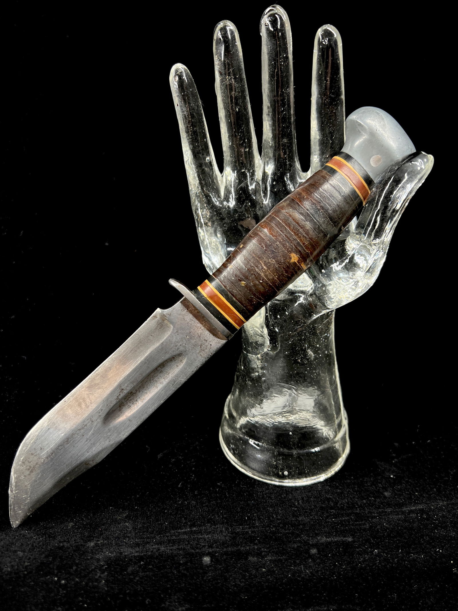 A WWII Military Issue Sheath Combat Knife (1 of 4)