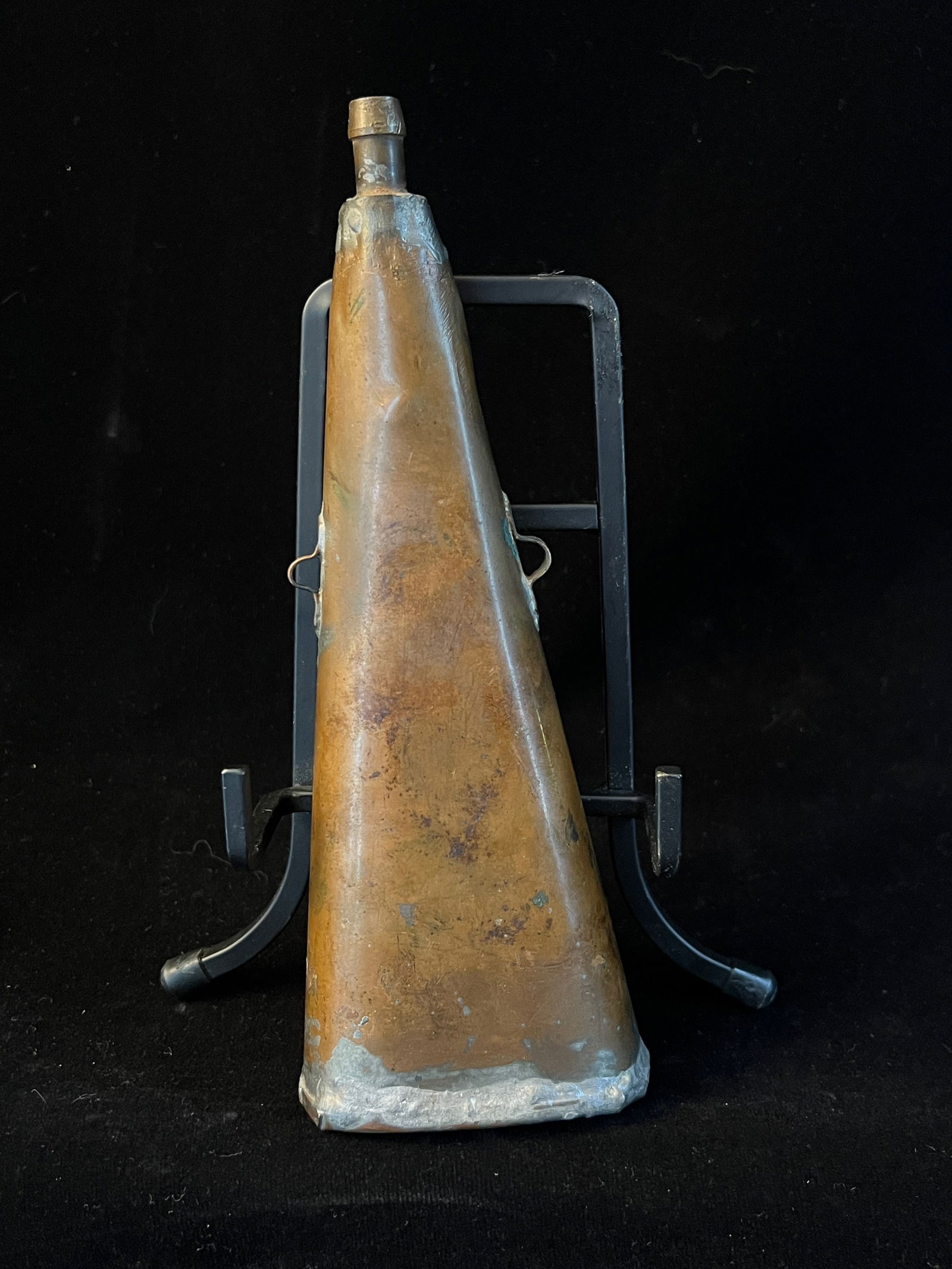 A 19th C Hand Tinkered Copper Powder Flask (1 of 7)