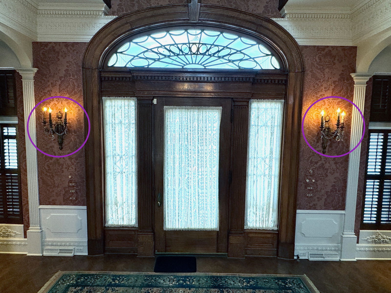 Pair of Classic Federal Style Cast Brass Wall Sconces (1 of 5)