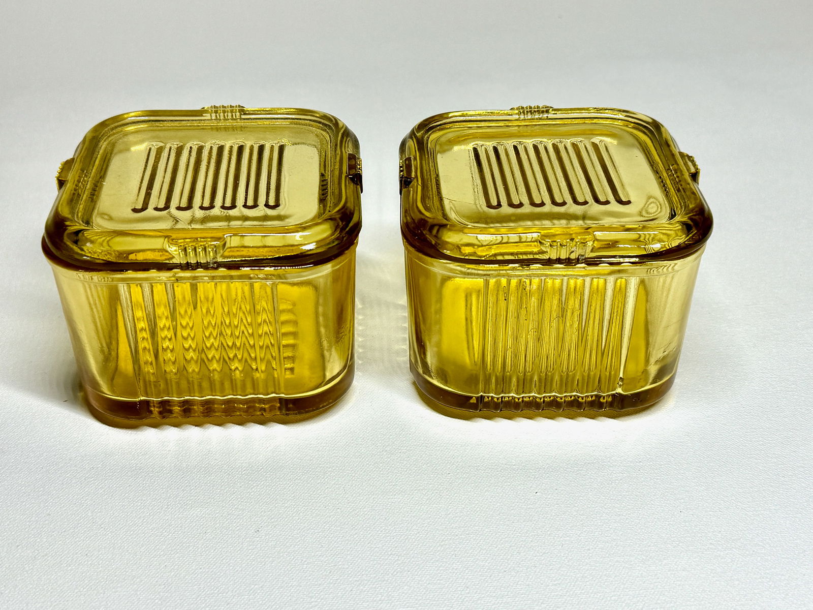 Pair of Vintage Lidded Refrigerator Jars Federal Glass Amber /Yellow (1 of 5)