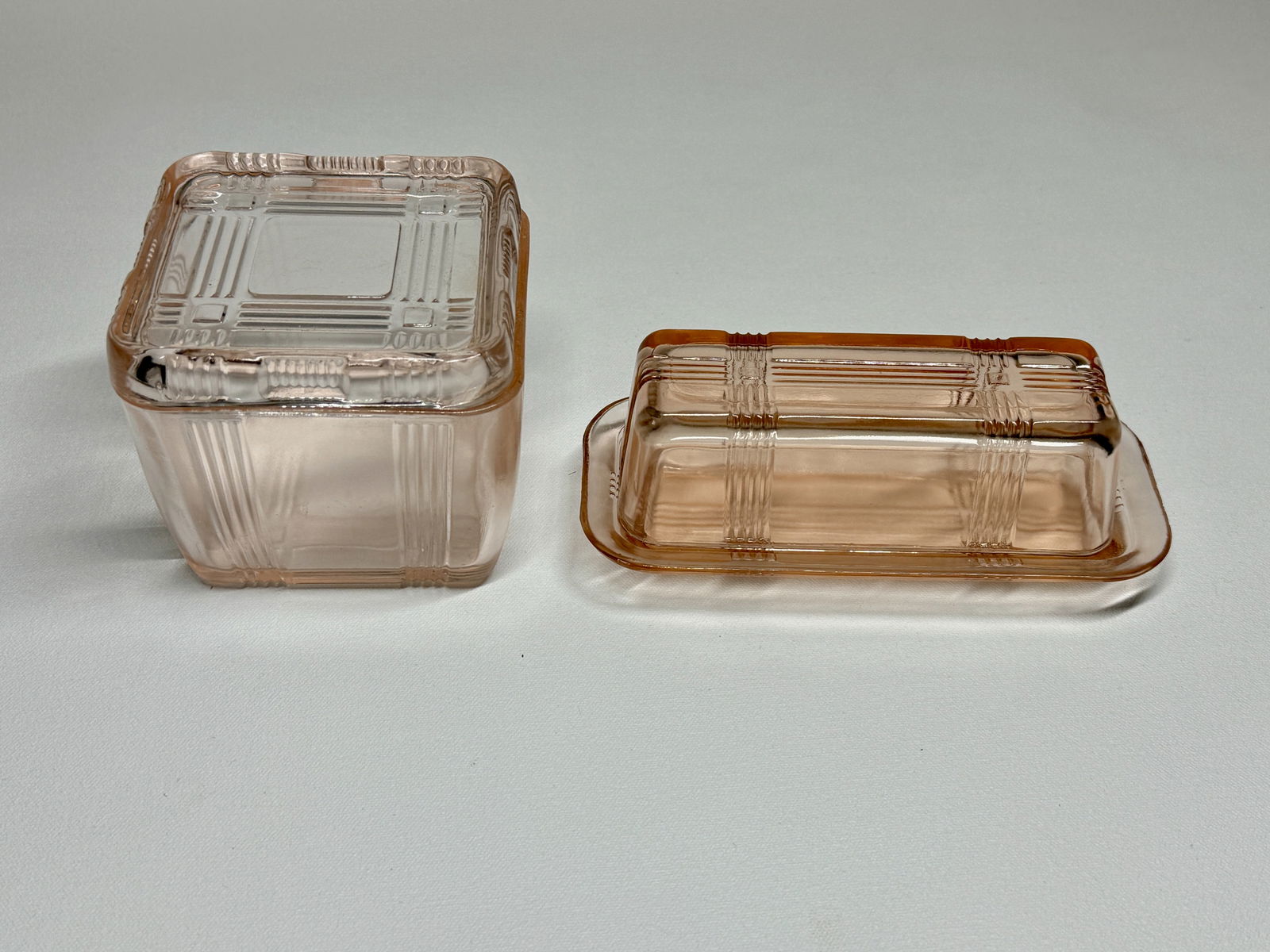 Set of 2 Vintage Pink Crisscross Hazel Atlas Butter Dish and Fridge Dish w lids (1 of 5)