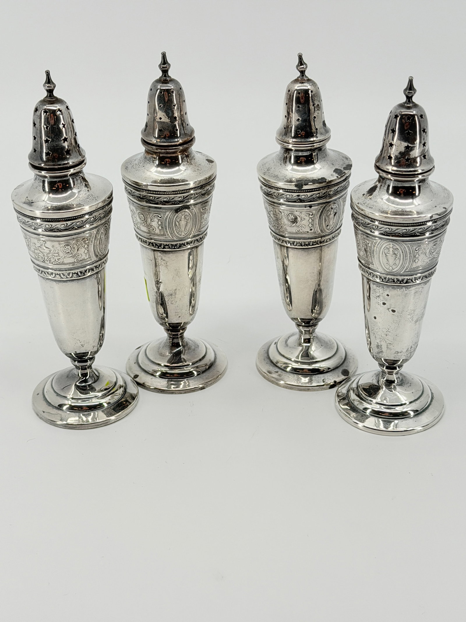 Beautiful Sterling Wedgwood by International Sterling Salt and Pepper Shaker 2-piece Set (1 of 5)