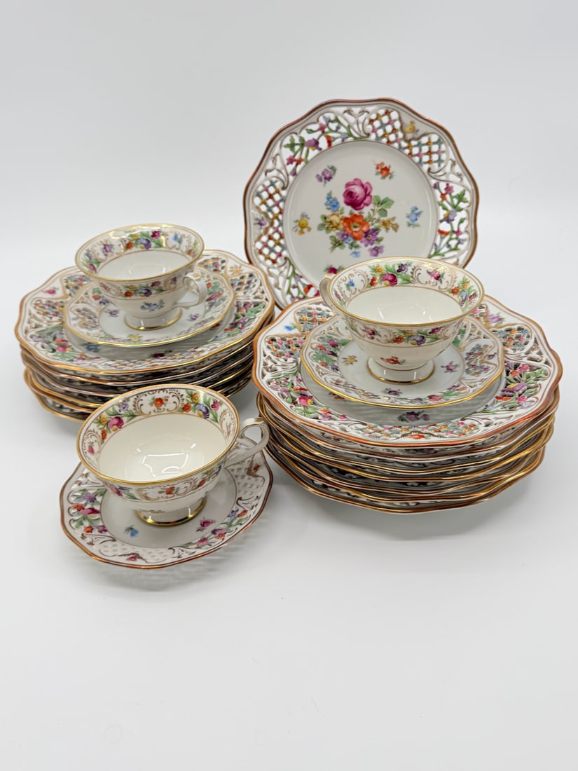 14 Pierced Chateau Porcelain Plates, 3 teacups and saucers Schumann Bavaria (1 of 7)