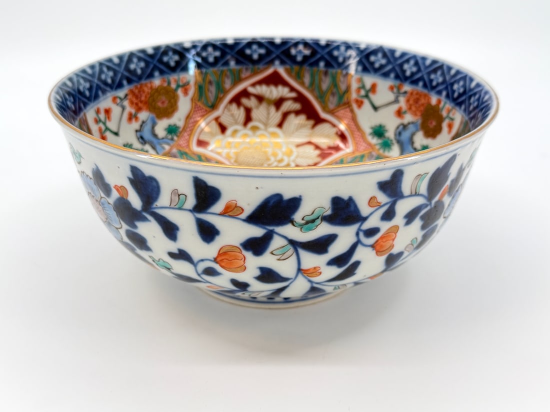 19th C Japanese Imari Bowl unmarked with Blue Lipped Border (1 of 7)