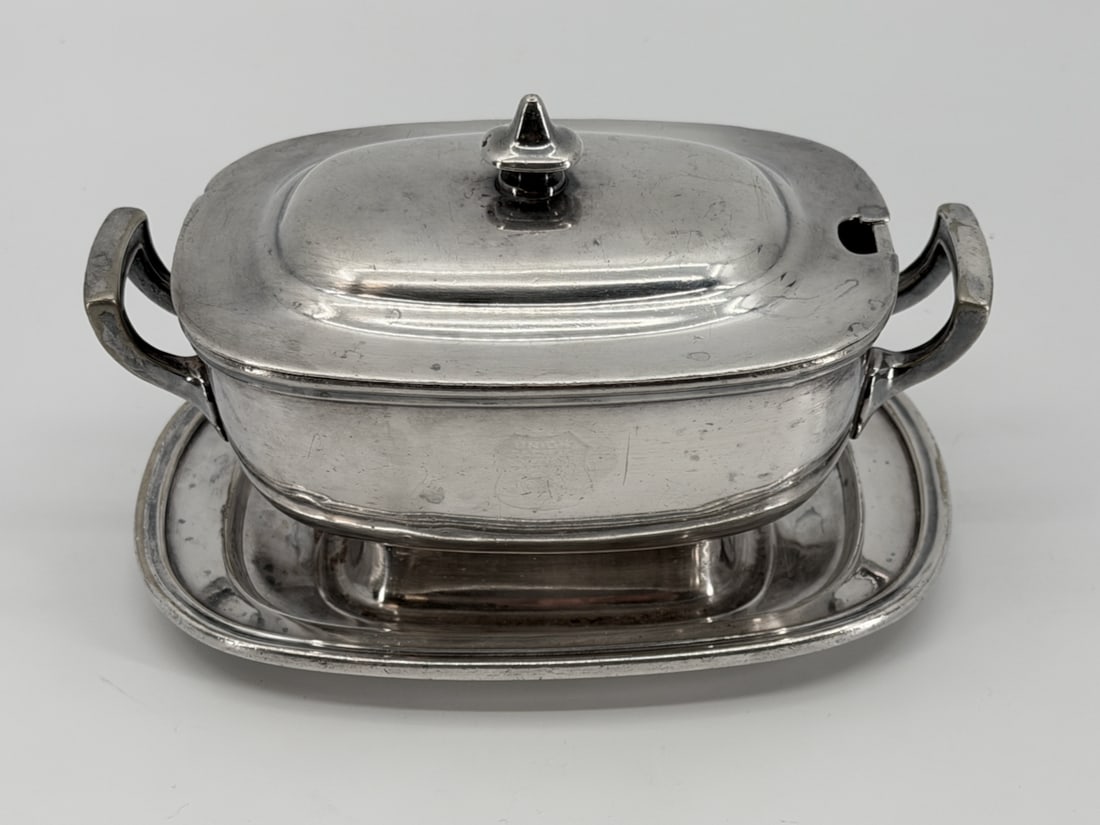 Union Pacific RR Reed & Barton Lidded Gravy/Serving boat with built in tray (1 of 3)