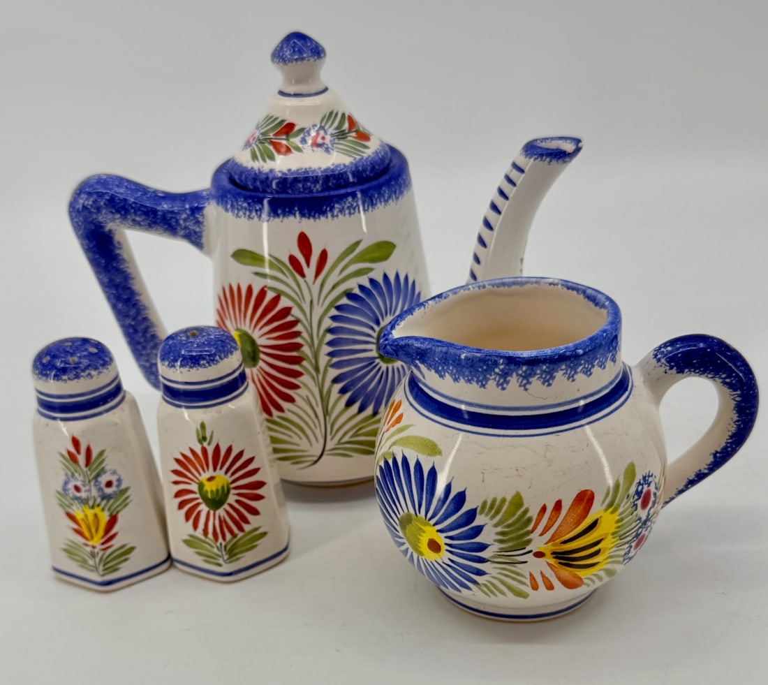 Vintage Henriot Quimper Vintage Pottery Teapot Creamer Salt Pepper (1 of 9)