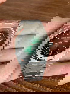 Audemars Piguet Watch With Original Packaging Box And Paper: Superb condition with original packaging box and paper,we will be more than glad to provide videos or more detail pictures of this lot if you need.