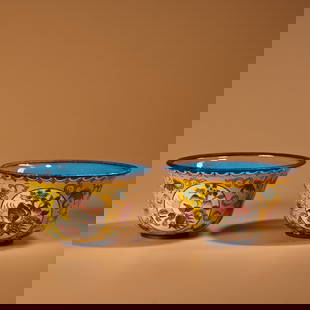 A pair of small enamel bowls from the Qing Dynasty: A pair of small enamel bowls from the Qing Dynasty, exquisitely painted, each weighing 120 grams, 5 cm high, 9 cm in diameter Provenance : Private collection of a retired doctor, Vienna, Austria.