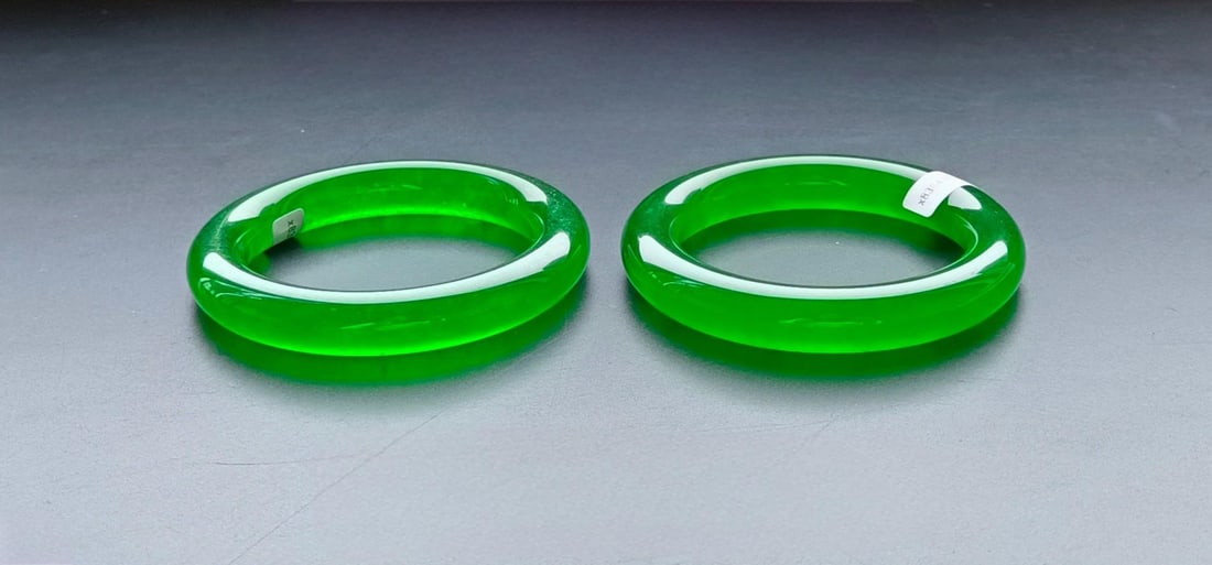 Dragon Stone Imperial Green Jadeite Bracelet (1 of 9)