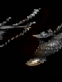 Solid white copper and silver-gilt elephant trunk god of wealth oil lamp ornament: Solid white copper gilded silver elephant trunk god of wealth oil lamp ornaments, high silver content, perfect appearance, mellow and delicate patina. Length 26.5 cm, width 13 cm, height 29.5 cm Prove