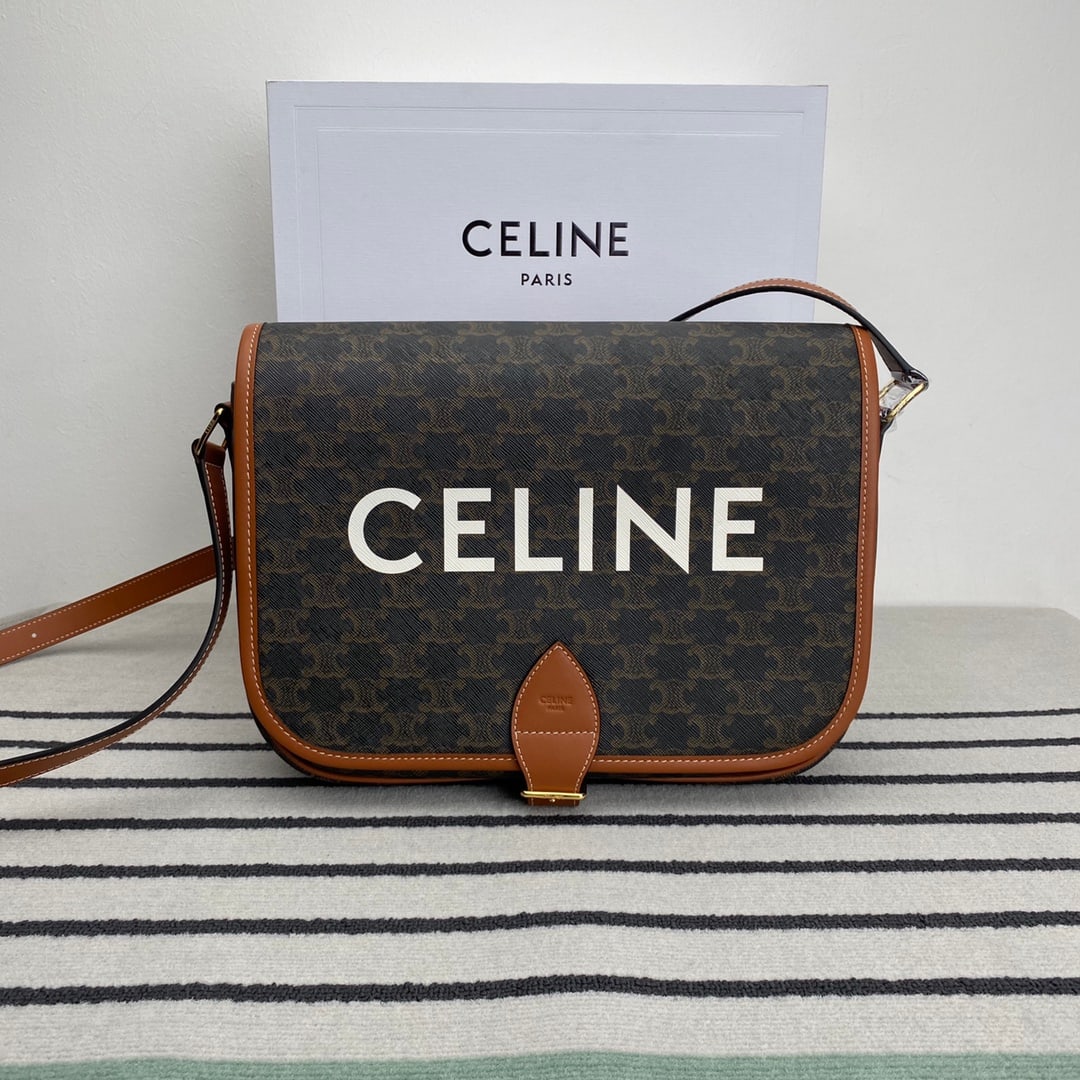 Celine FOLCO TRIOMPHE: FOLCO TRIOMPHE Messenger Bag PVC cowhide lining: fabric crossbody and shoulder straps with buckle and magnetic snap, interior flat pocket, flap with flat pocket underneath. Dimensions: 31x24x9cm We of
