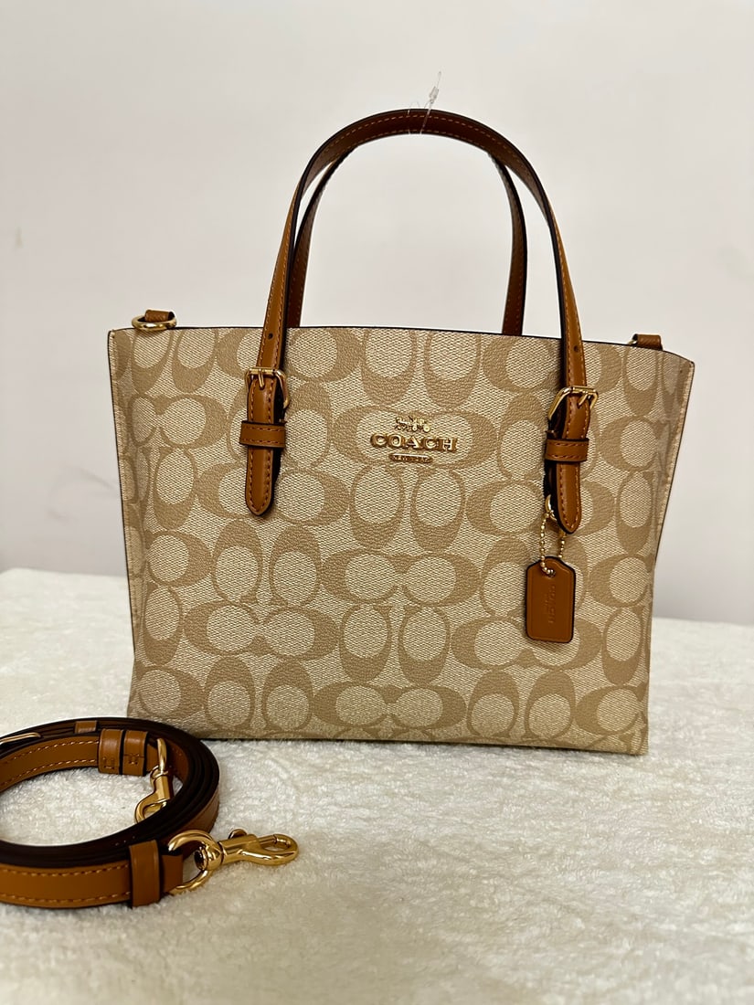 Coach: Coach size: 25cm x 12.5cm x 19cm We offer in house shipping for all items, our cooperative logistics services provider expertly handles both domestic and global consolidated shipping arrangements.We a