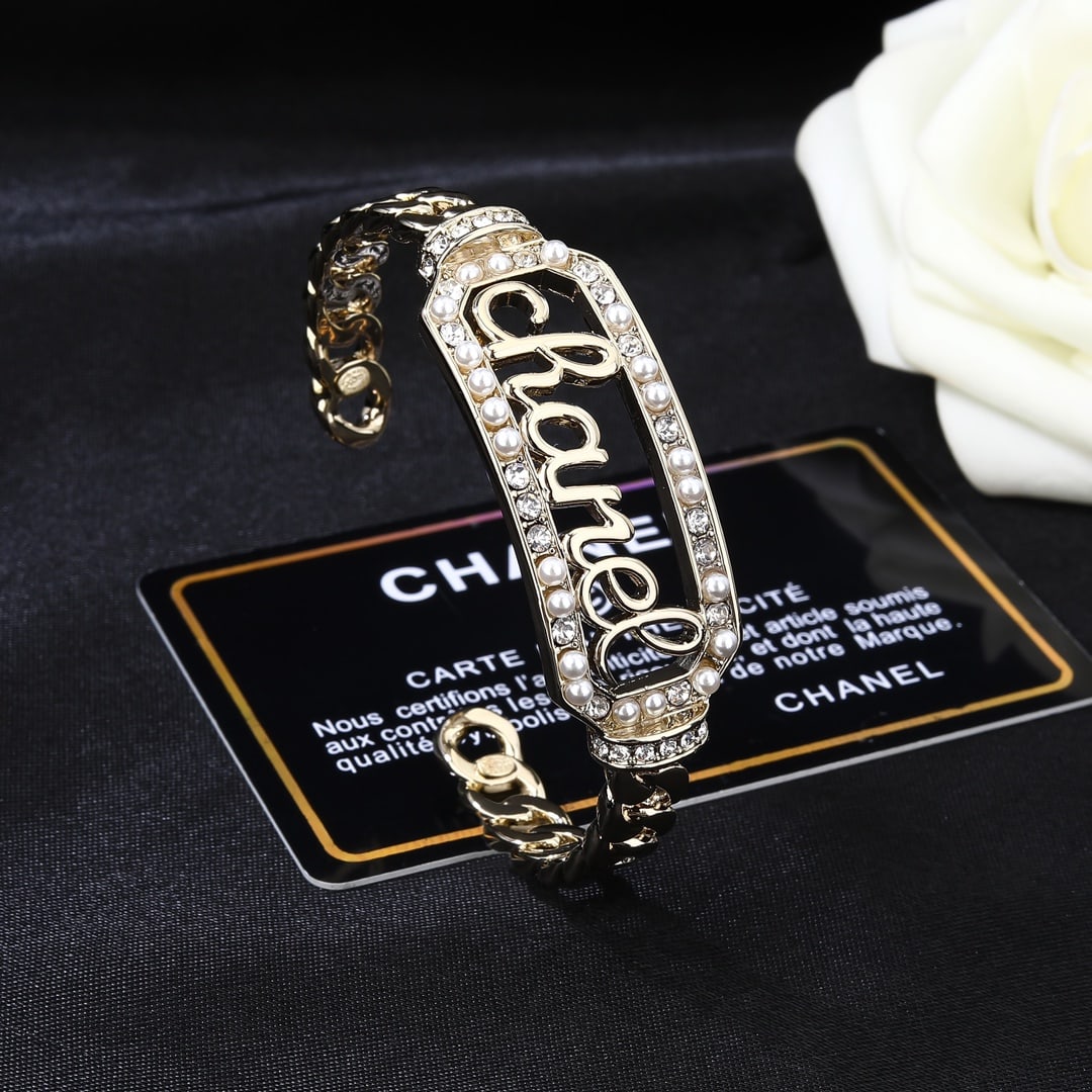 Chanel double C bracelet: The Chanel double C bracelet is exquisitely crafted in every detail. The design is absolutely stunning; it's incredibly beautiful, ethereal, and a must-have for any sophisticated young woman. We offer