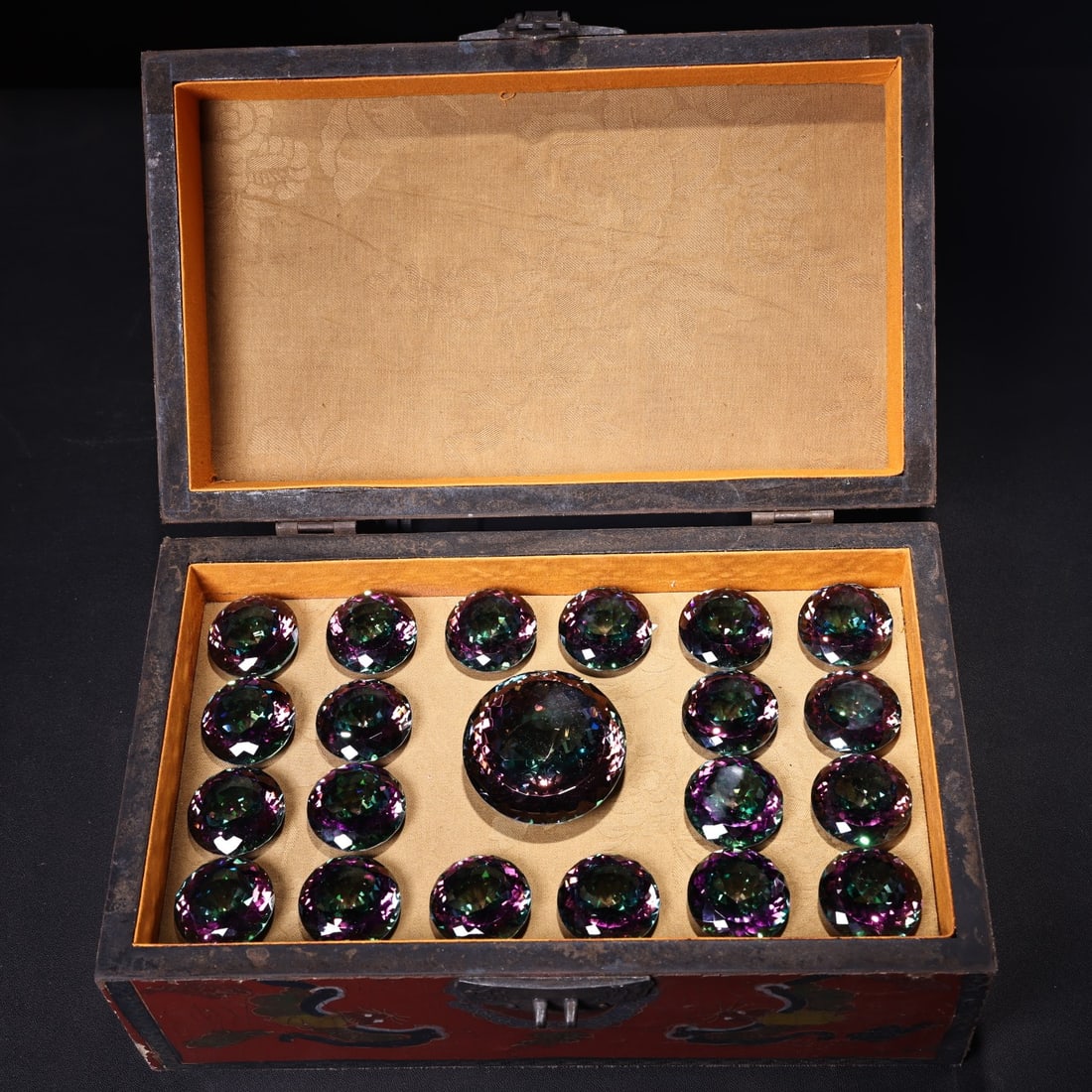 A box of top-quality colored diamonds and gemstones (1 of 9)