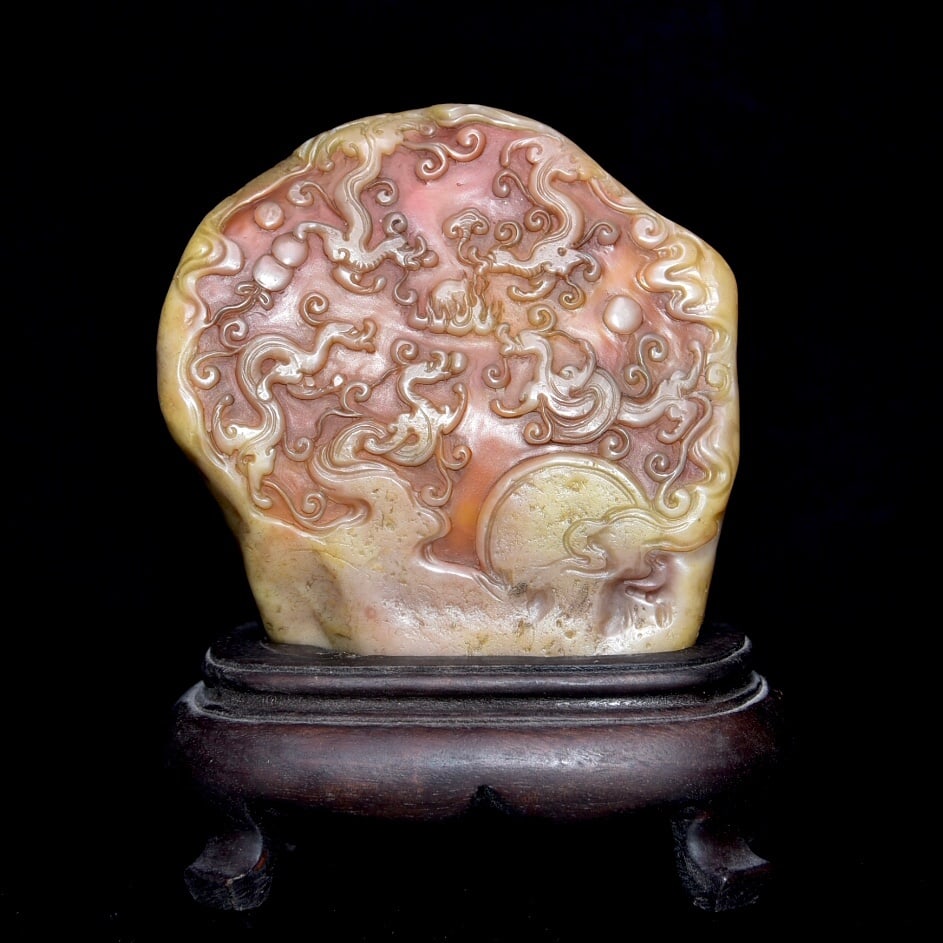 Old Shoushan stone silver-wrapped gold Tianhuang stone ornament: Early collection of antique Shoushan stone, silver-wrapped gold Tianhuang stone ornament. Original stone, original color, purely hand-carved, exquisite craftsmanship, unique shape, lifelike appearance