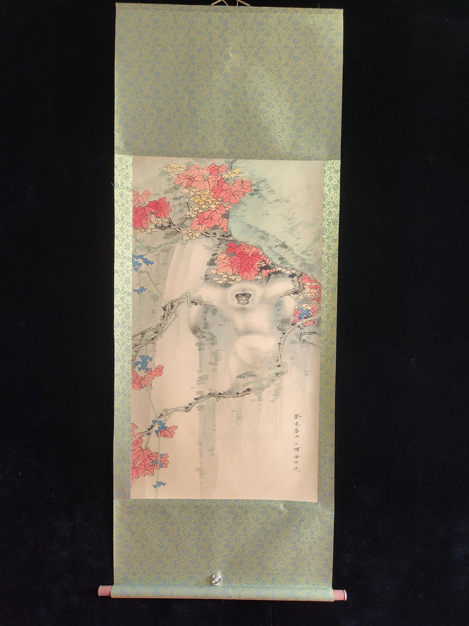 (Tian Shiguang Monkey) Three feet of silk cloth: (Tian Shiguang Monkey) Three-foot silk painting. Material: silk. Mounting size: approximately 184cm x 70cm. Painting size: approximately 108cm x 60cm. Provenance:from the collection of George Stopher,