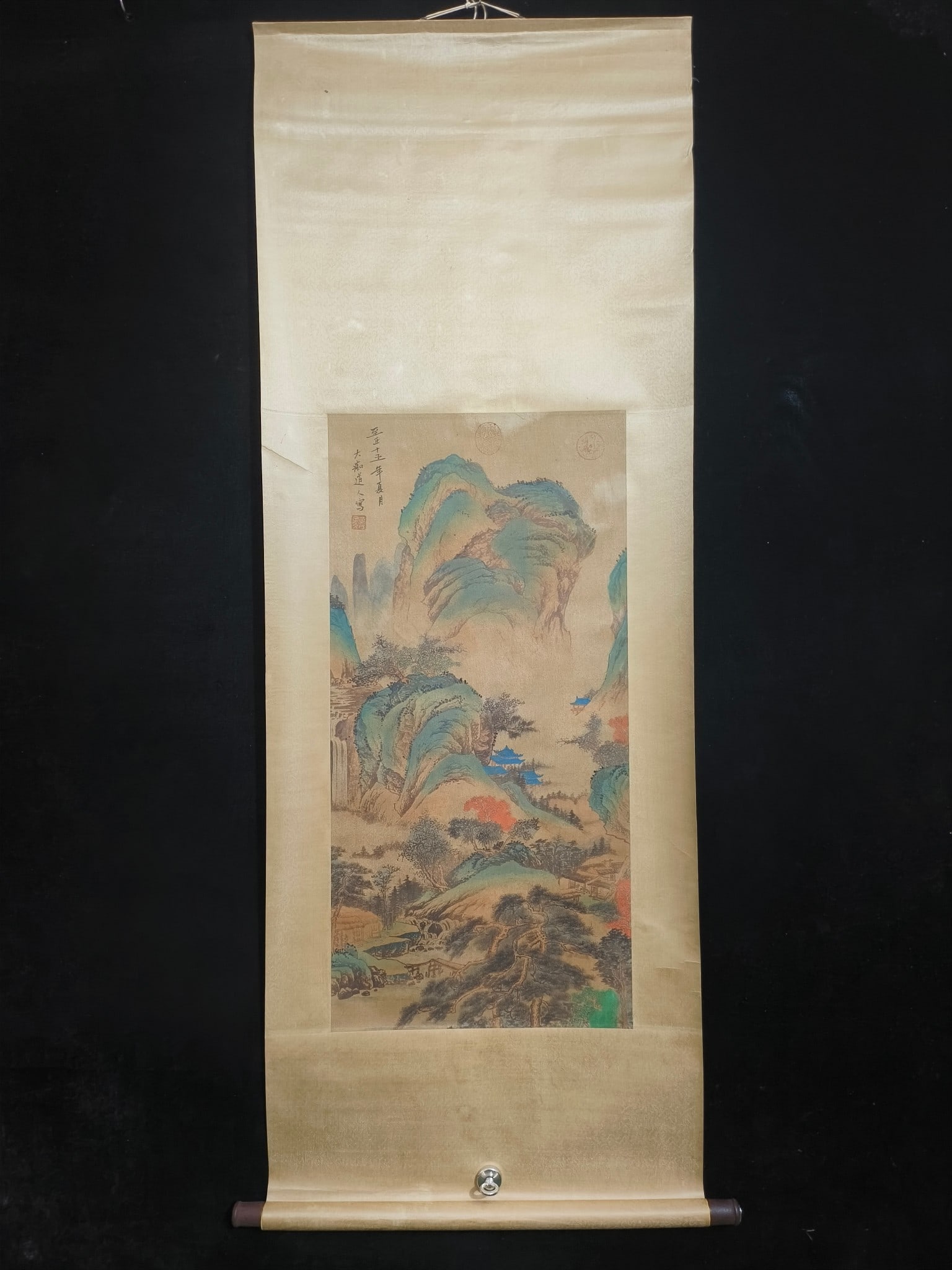 (Huang Gongyong's Landscape) Hand-painted on silk (three feet in length) (1 of 9)