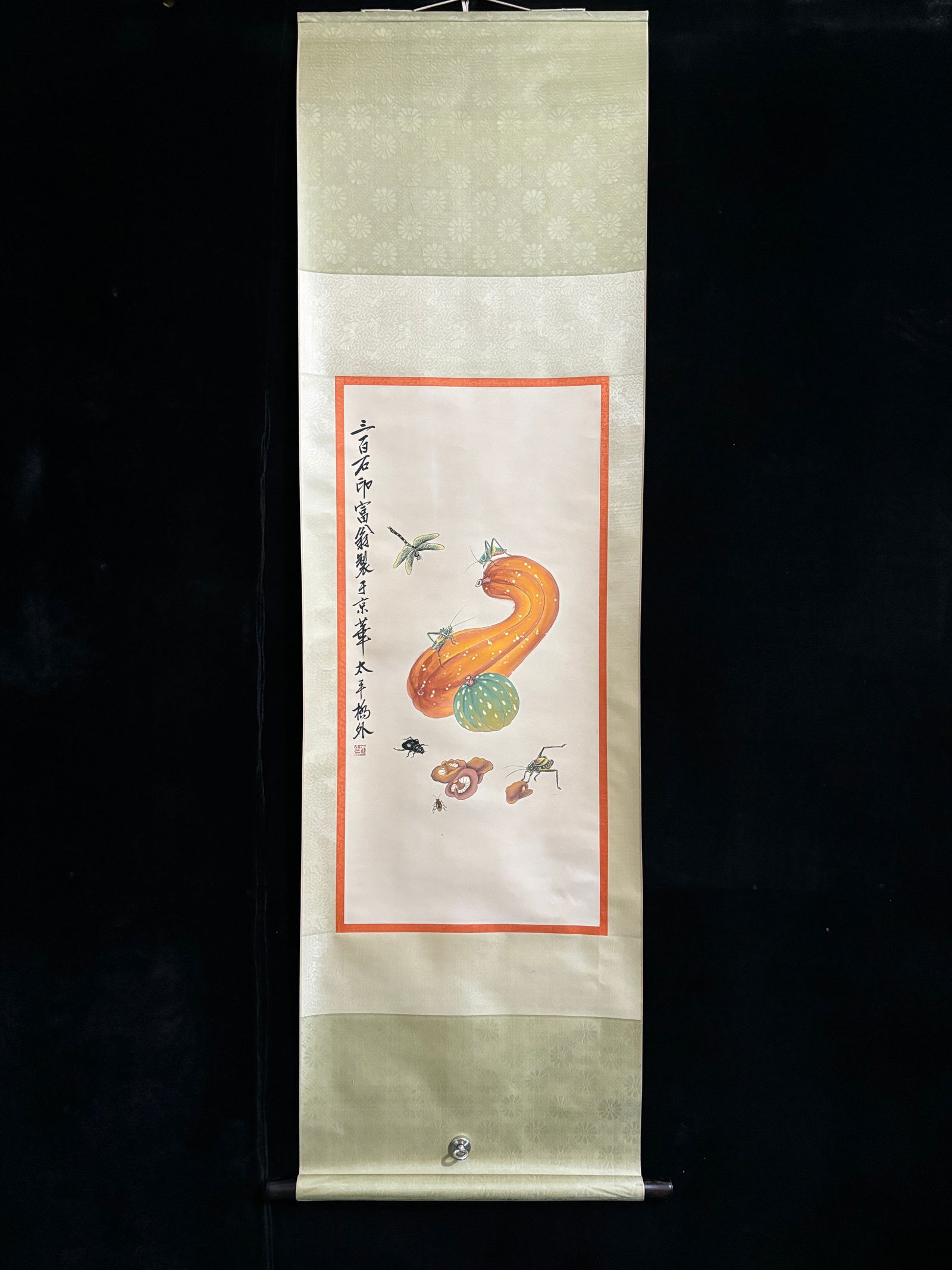 (Qi Baishi's Insects and Grasses) Modern Four-Foot Hand-Painted: (Qi Baishi's Insects and Grass) Modern Four-Foot Hand-Painted Painting Material: Xuan Paper Mounting Size: Approximately 169cm x 56cm Painting Size: Approximately 94cm x 44cm Provenance:Private collec