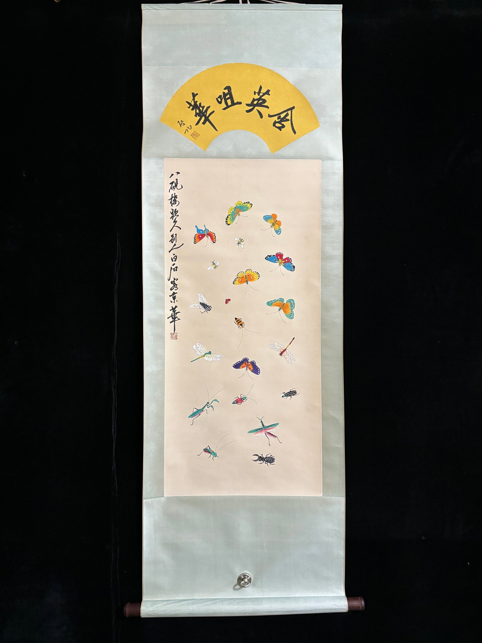 (Qi Baishi's Insects and Grasses) Modern Four-Foot Hand-Painted: (Qi Baishi's Insects and Grass) Modern Four-Foot Hand-Painted Painting Material: Xuan Paper Mounting Size: Approximately 169cm x 56cm Painting Size: Approximately 94cm x 44cm Provenance:Private collec