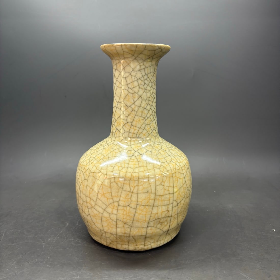 Song Dynasty Ge Ware Vase with Dish-Mouth (1 of 9)