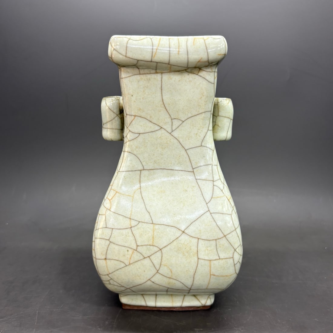 Song Dynasty official kiln tubular-eared vase (1 of 9)