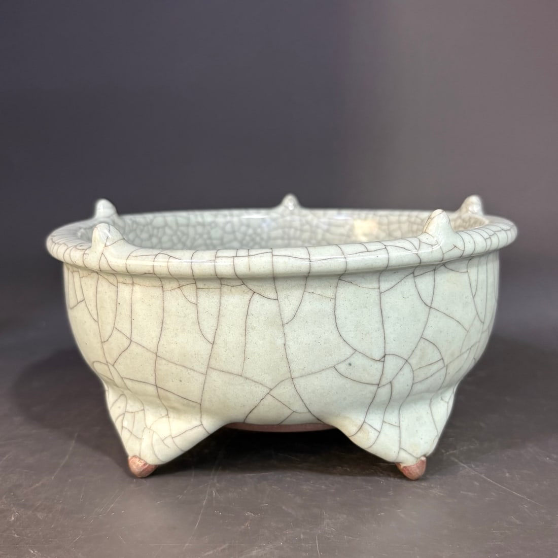 Song Dynasty Official Kiln Five-Legged Washer (1 of 9)