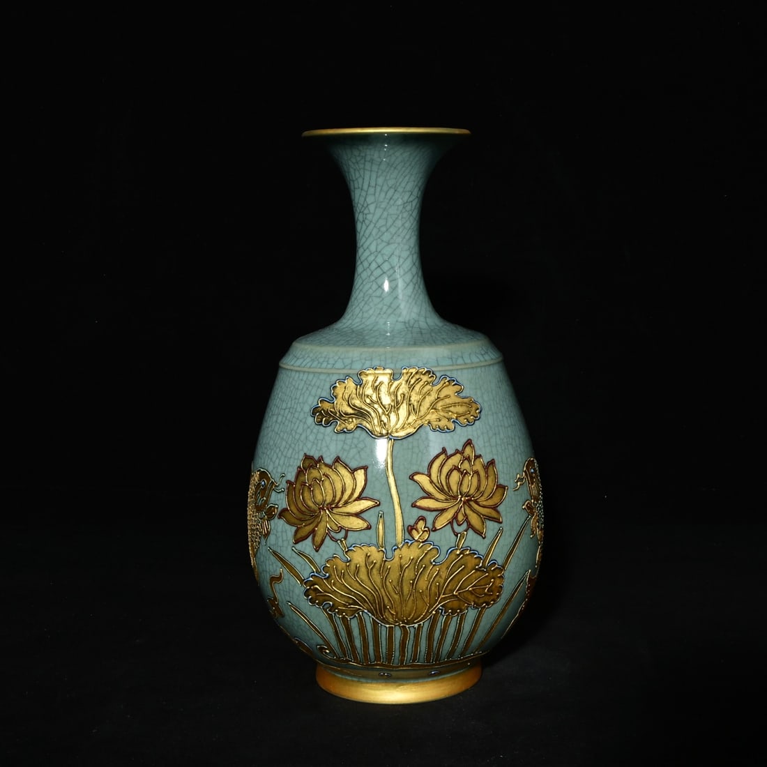 A Song Dynasty Ru ware vase with an imperial mark from Qinglong Temple, featuring incised characters: Height 25.5 x 15 cm Provenance:From an old private collection in Cotswold, United Kingdom.? Our cooperative logistics services provider expertly handles both domestic and global shipping arrangements.