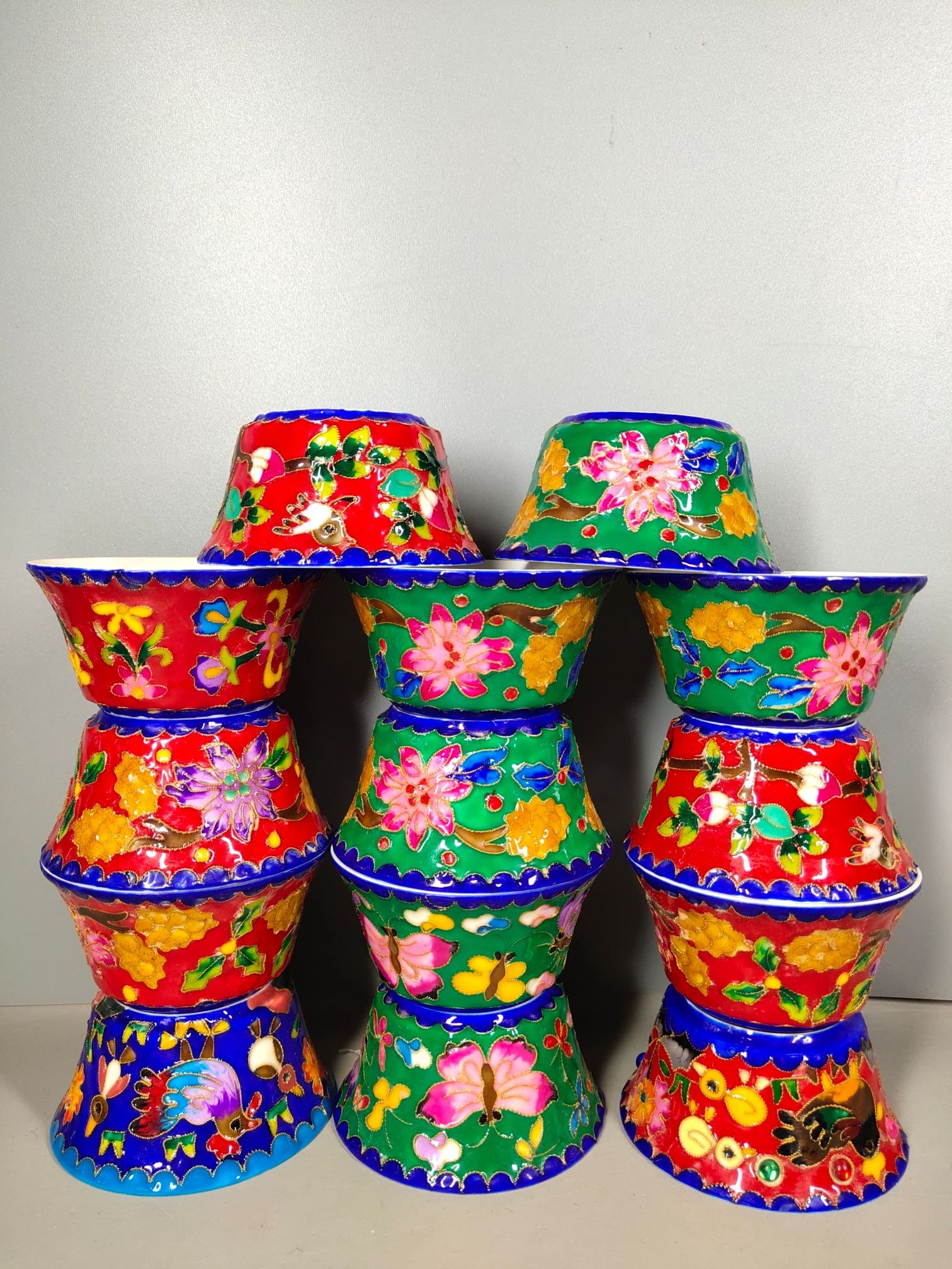 A collection of 14 thin-walled cloisonne enamel tea cups made during the Chenghua period of the Ming (1 of 8)