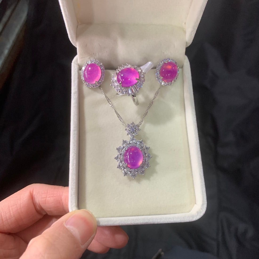 Jadeite Icy Violet Inlaid Diamond Cabochon Pendant Three-Piece Set (1 of 9)