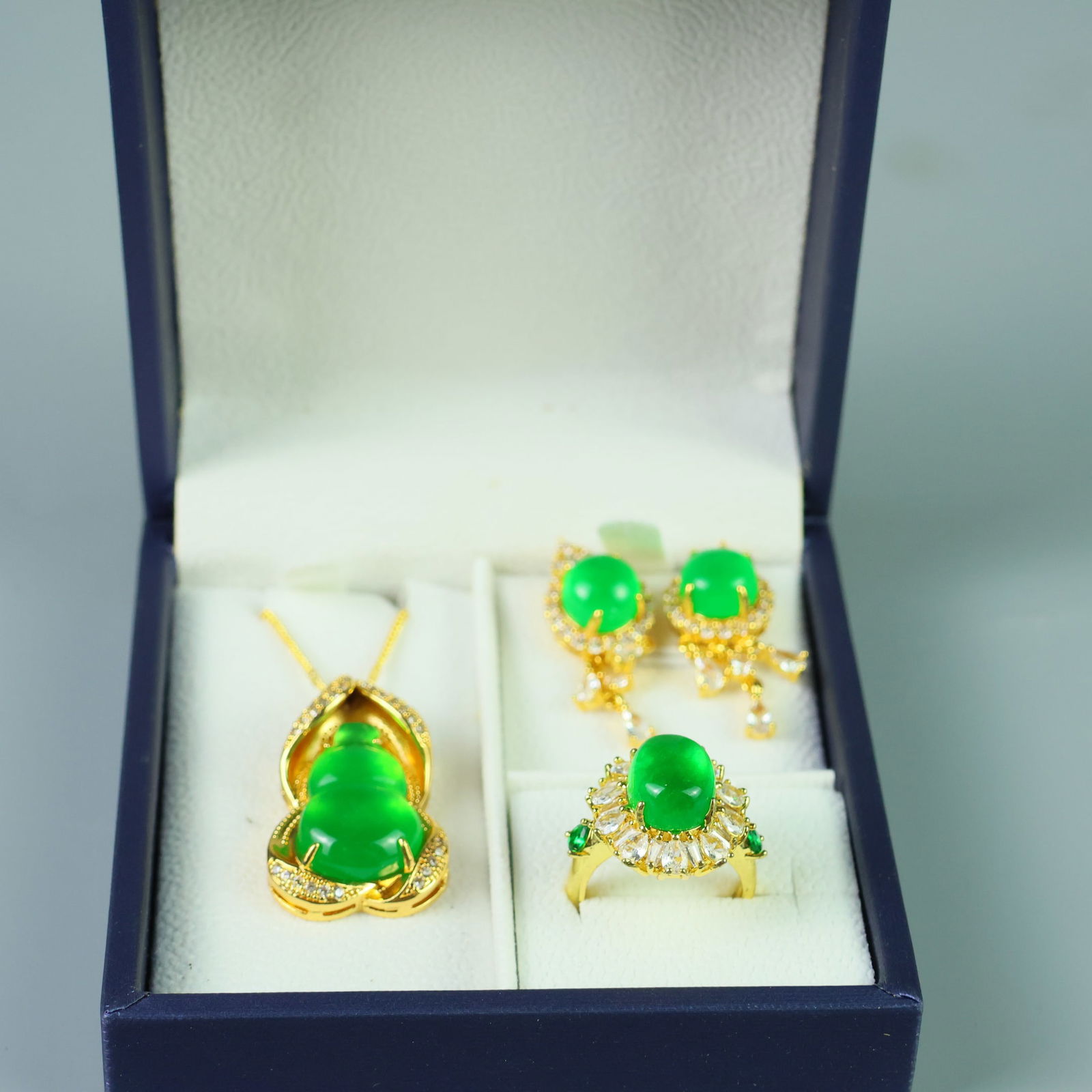 Perfect high-ice fine craftsmanship inlaid three-piece set (1 of 9)