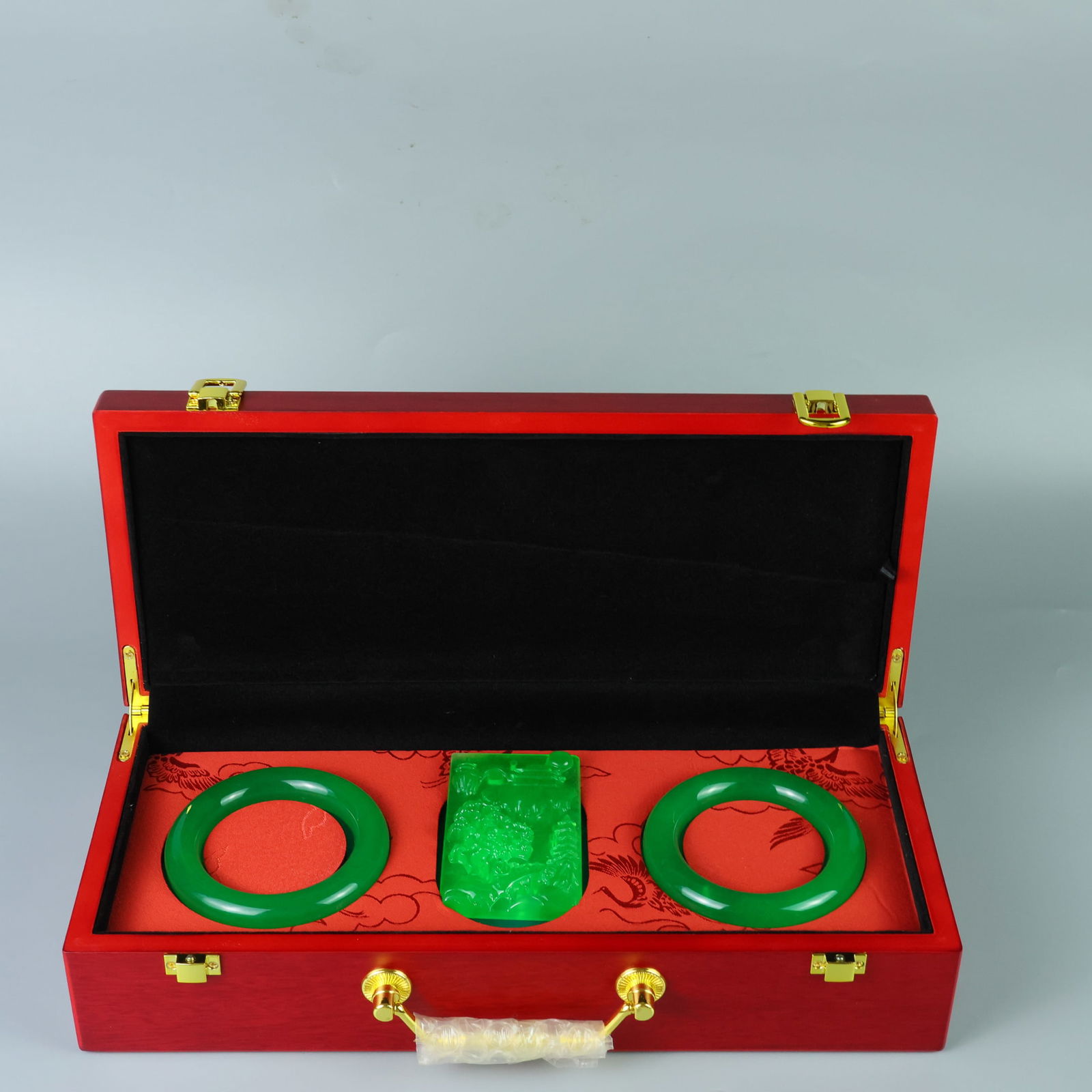 Perfect high-quality ice-crystal carved box set (1 of 9)