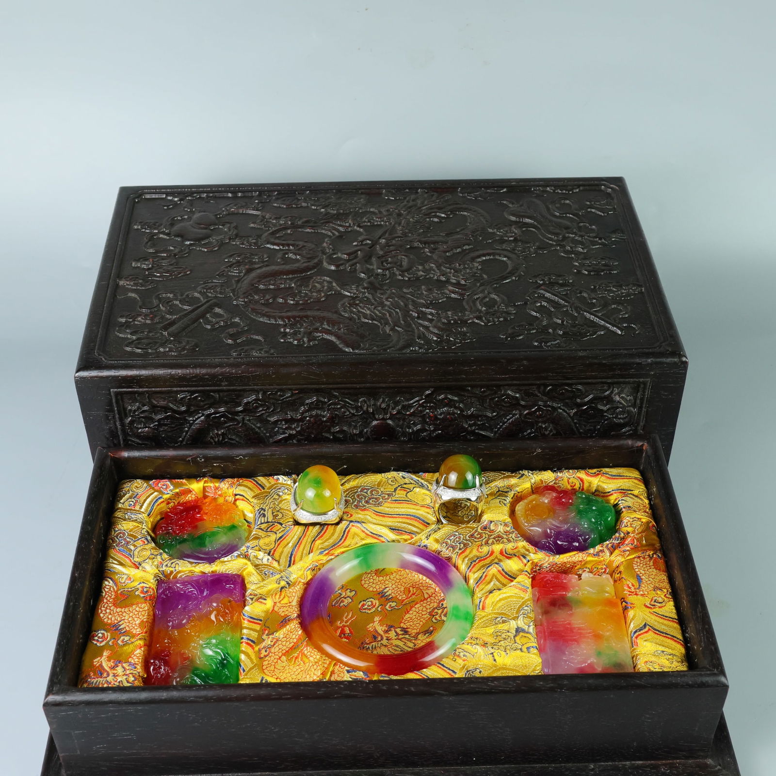 Perfect high-quality ice-crystal carved box set (1 of 9)