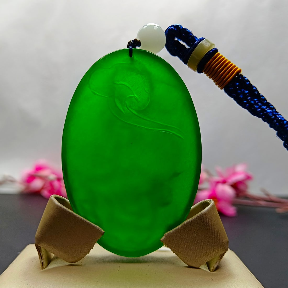 Top-grade dragon stone emerald jade hand-carved piece (1 of 5)