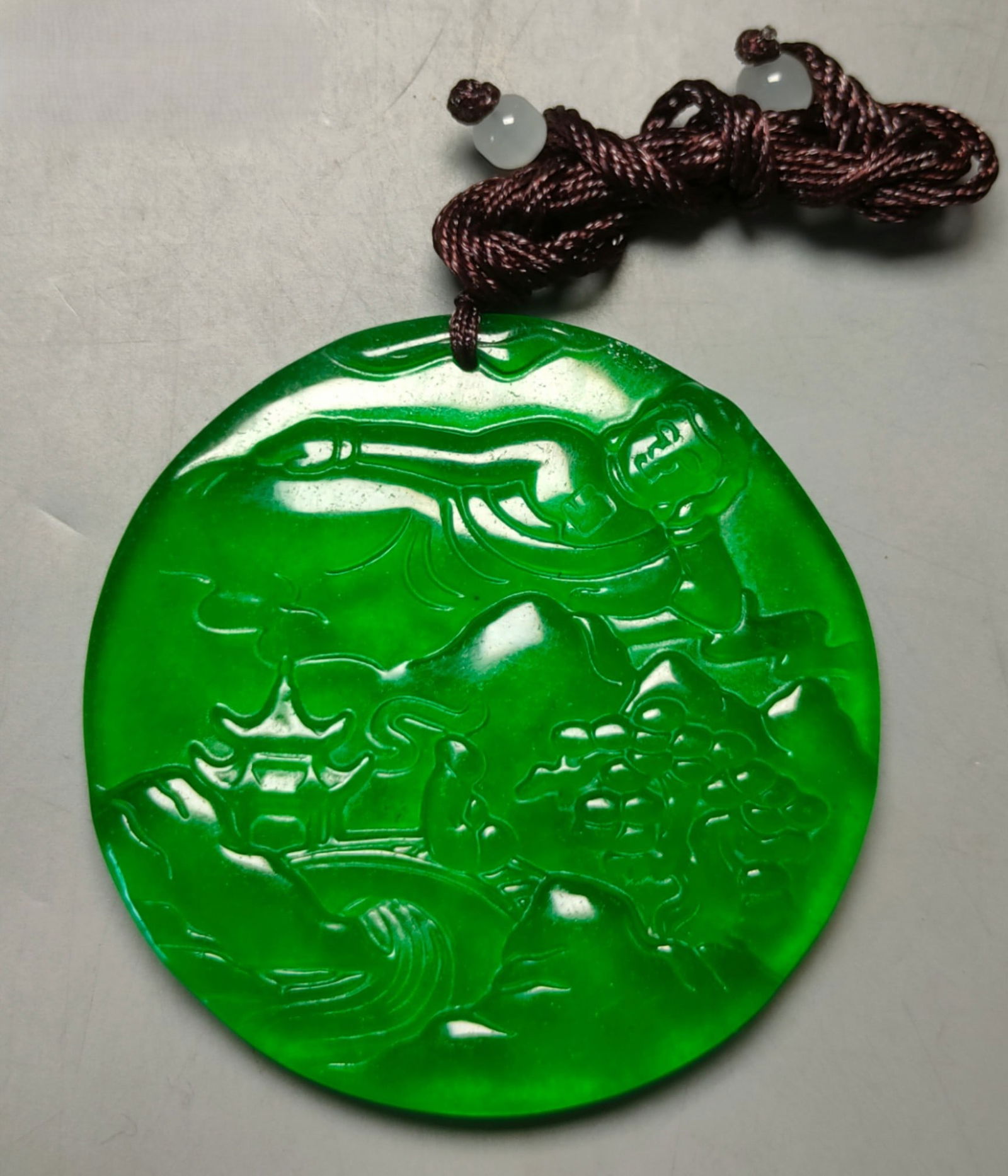 Top-grade imperial green jadeite Guanyin pendant necklace (1 of 9)