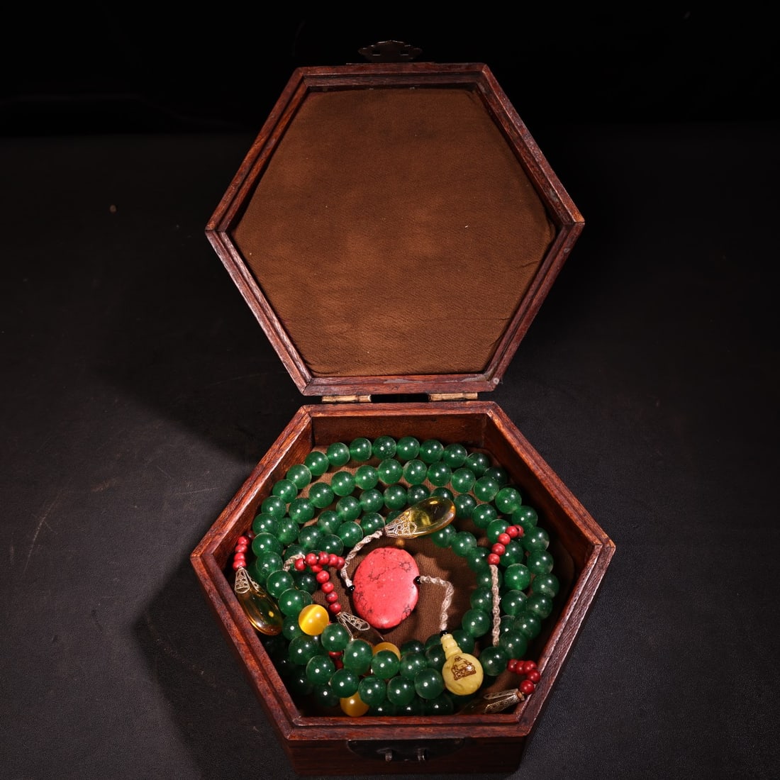 Rare and precious jadeite court beads from a rare collection (1 of 11)