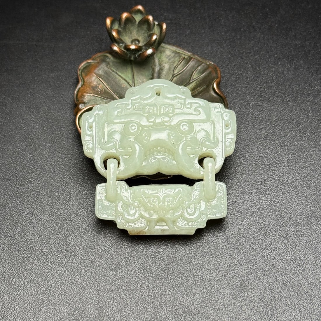 Hetian Jade Double Beast Jade Lock (1 of 9)