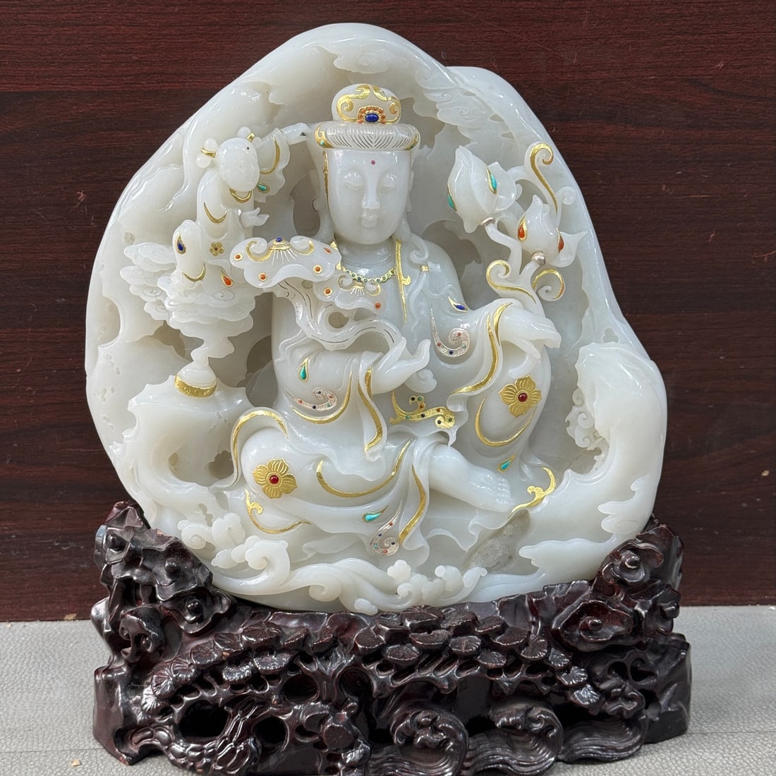 Hetian jade Guanyin ornament (1 of 9)