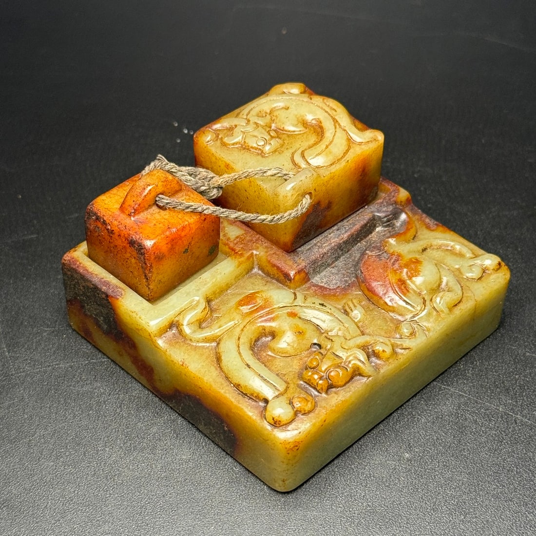 A set of Hetian jade ancient jade dragon seals (1 of 9)