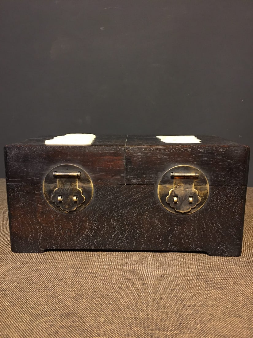 Rosewood box inlaid with jade (1 of 9)