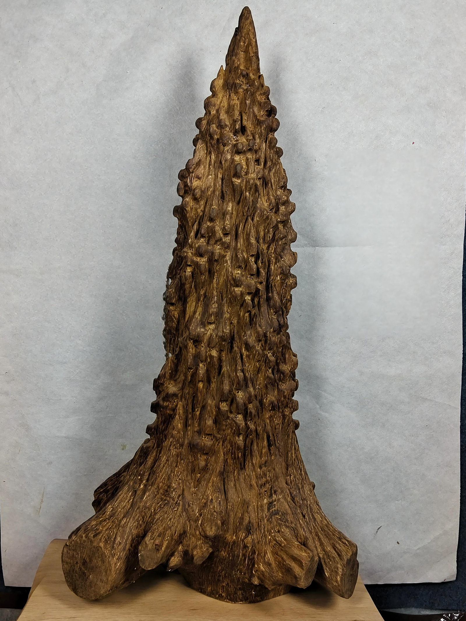 Qinan Agarwood Mountain Ornament (1 of 9)