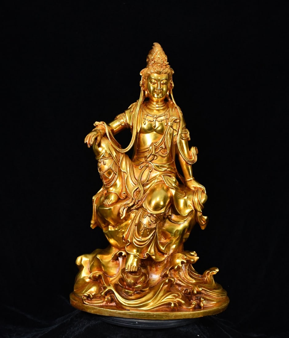 Fine bronze cast gilt brass Guanyin Bodhisattva (1 of 9)