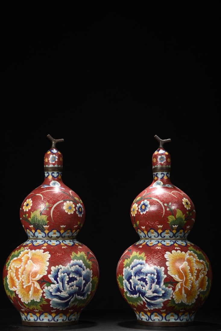 A pair of large cloisonne gourds symbolizing wealth and prosperity (1 of 9)