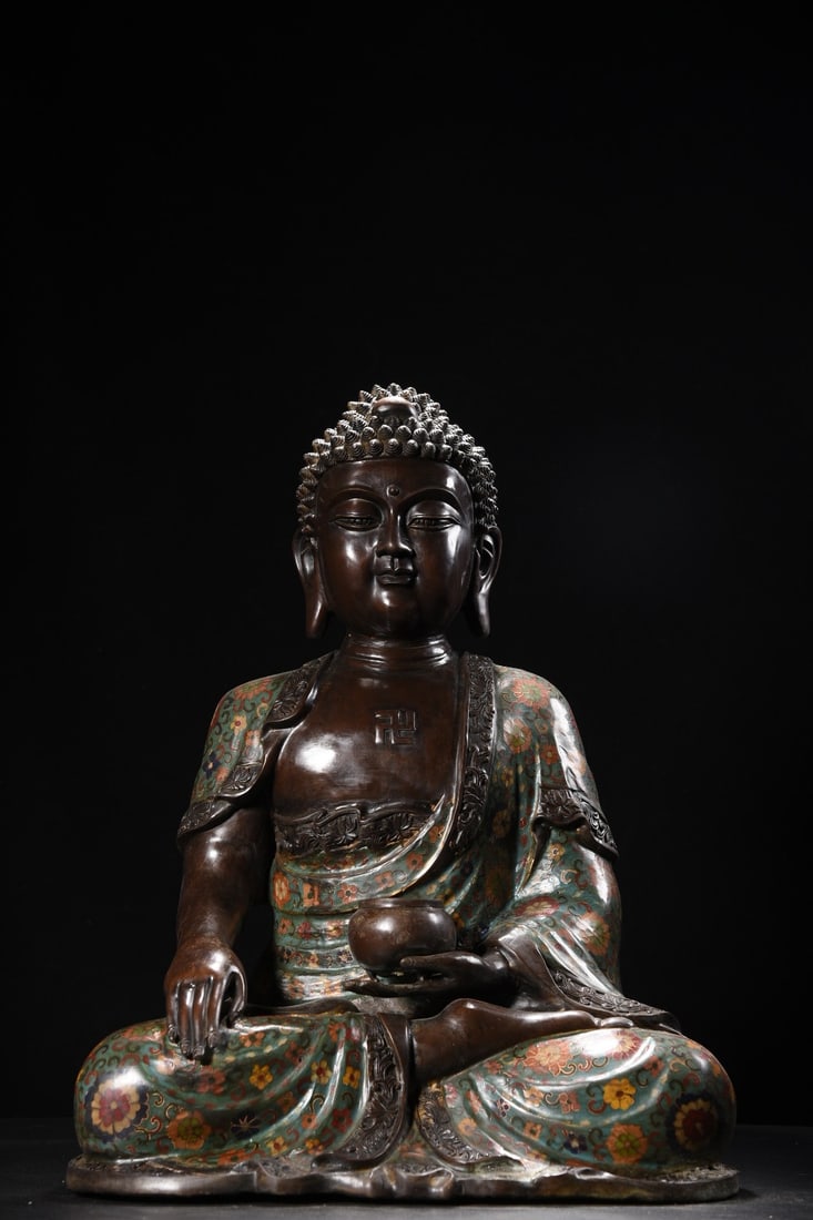 Large Cloisonne Vairocana Buddha Statue: Large cloisonne Vairocana Buddha statue, 57cm high, 43cm wide, 31cm thick, weighing 18300g. Provenance:Private collection from a professor in The University of Edinburgh. Our cooperative logistics ser